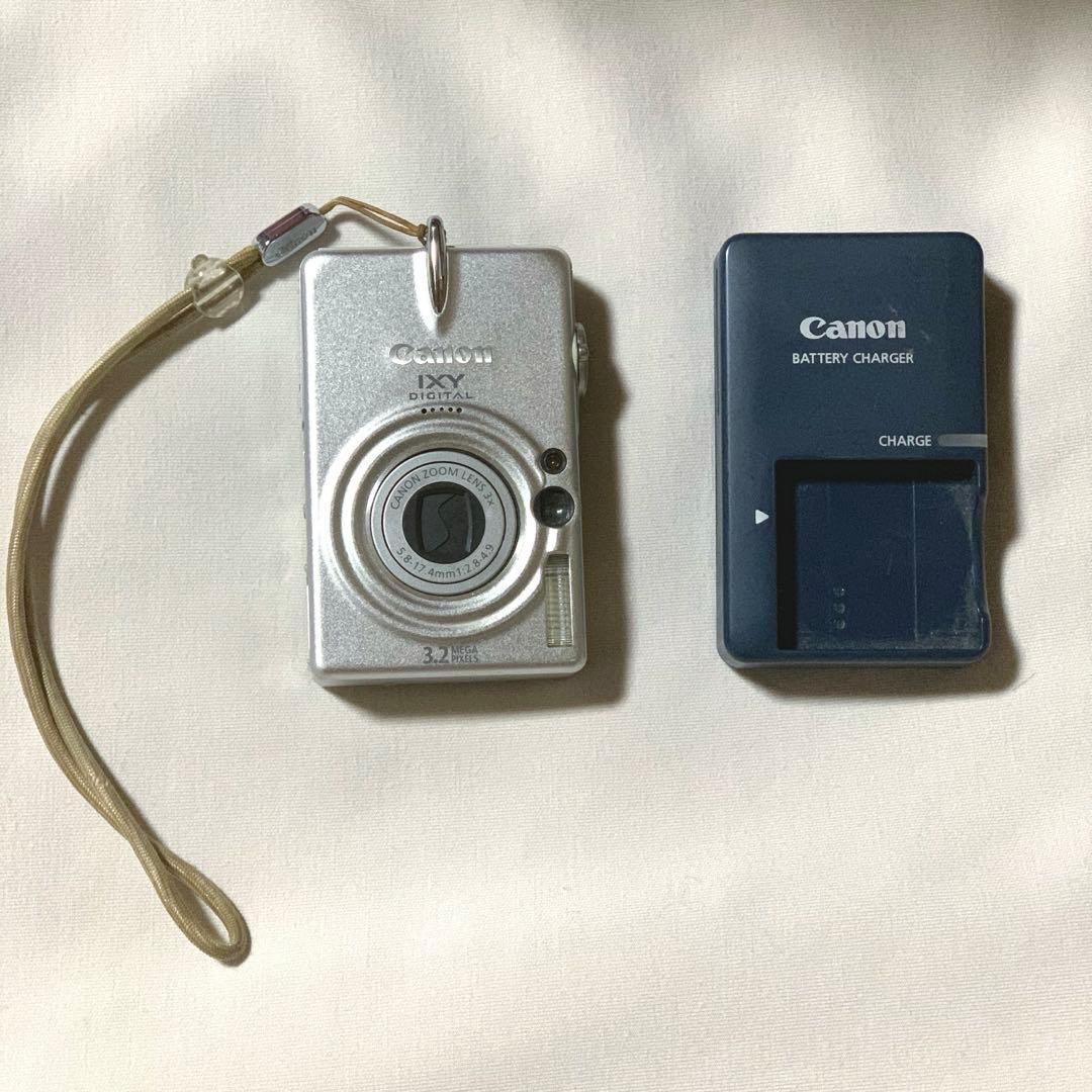 canon IXYデジタルカメラ