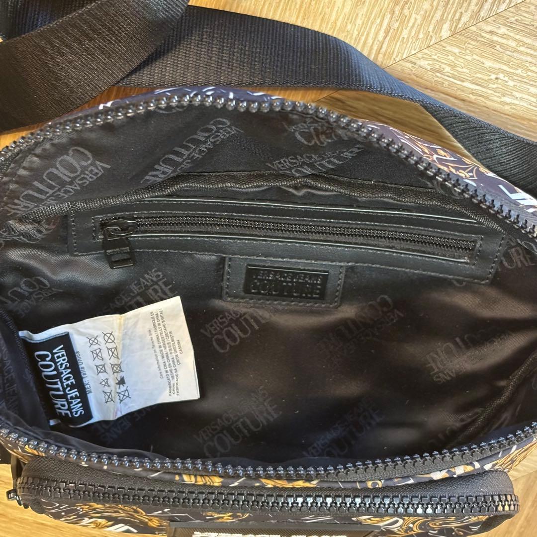 【未使用品】希少 VERSACE ナイロン ボディバッグ ブラック/ゴールド