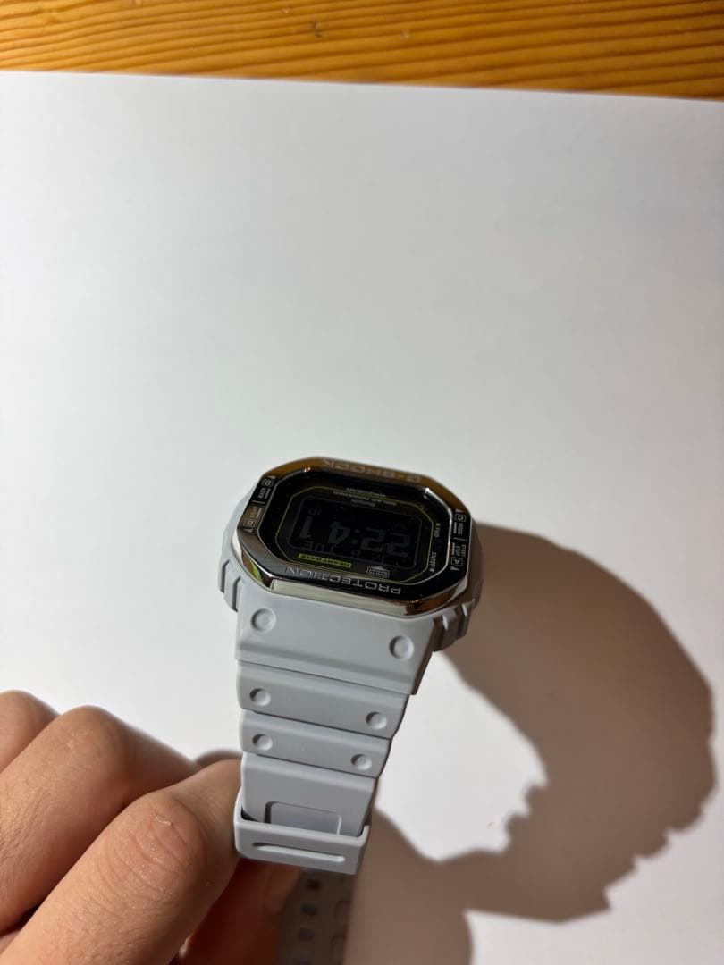 後継現行品G-SHOCK DW-H5600MB メタルベゼル 心拍計搭載