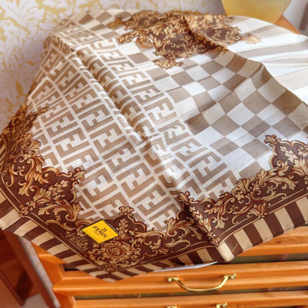 フェンディ　FENDI ヴィンテージ　大判ハンカチ　三色セット　みにさスカーフ