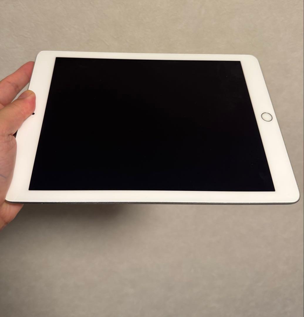Apple iPad (第５世代) 32GB シルバー