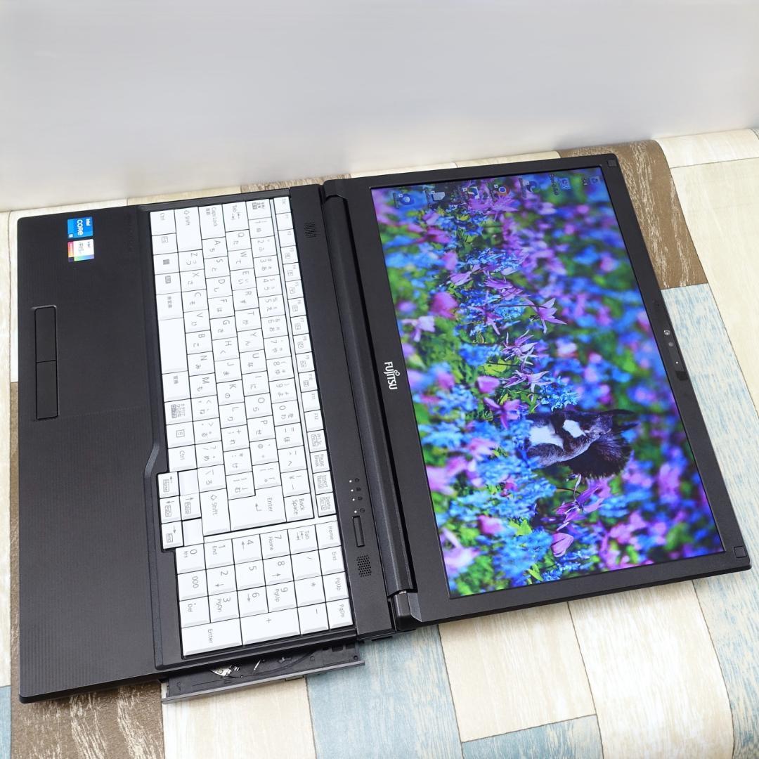 極美品で神速の２０２２年製✨１２世代ｉ５に超高性能新品ＳＳＤ１ＴＢ＆大容量メモリ