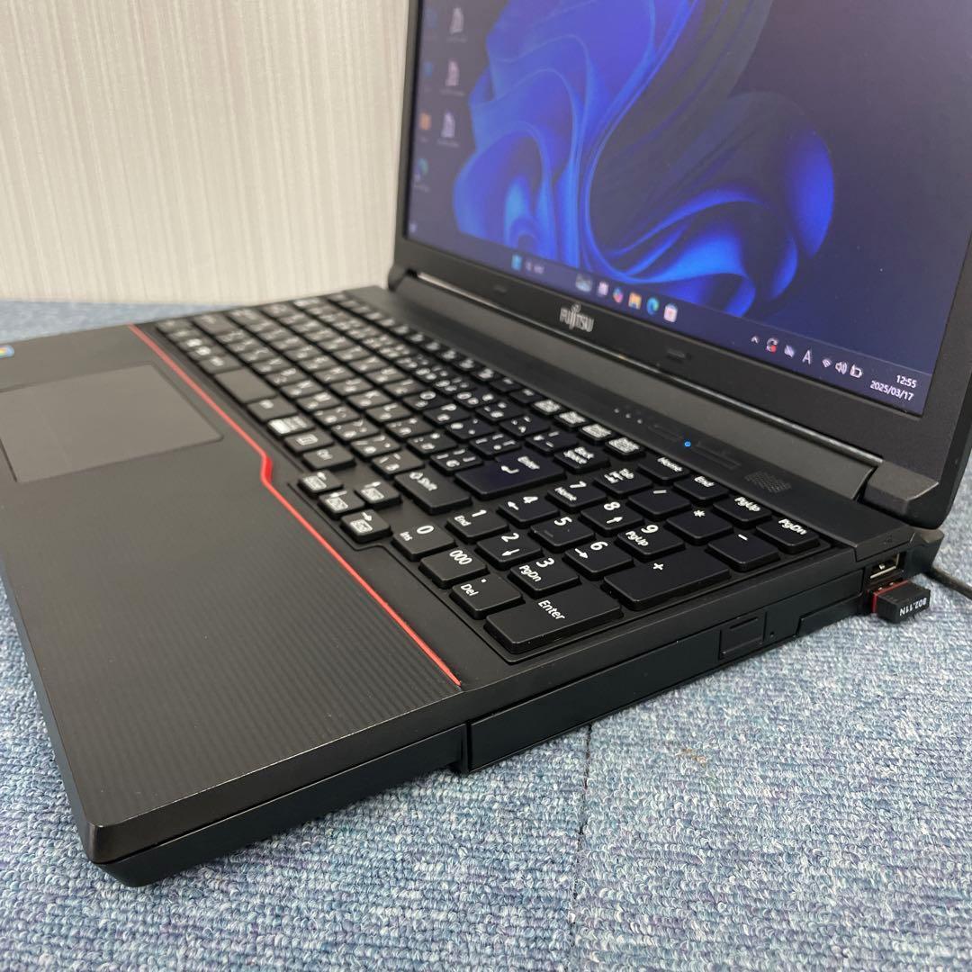 富士通　ノートパソコン　Windows11オフィス付き　爆速SSD　初期設定済み