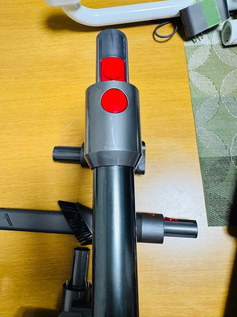 中古品 ダイソン SV19 コードレスクリーナー スタンド(小)付き [34]