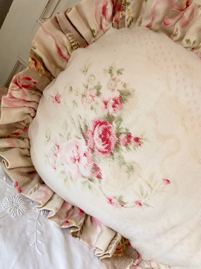 レア★アンティーク⭐︎フラワーバスケット ♪花かご刺繍クッション