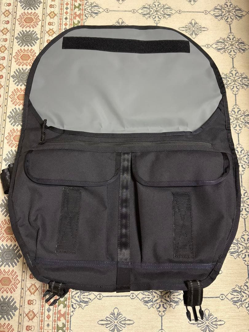 CHROME メッセンジャーバッグ CTZ 15L ブラック