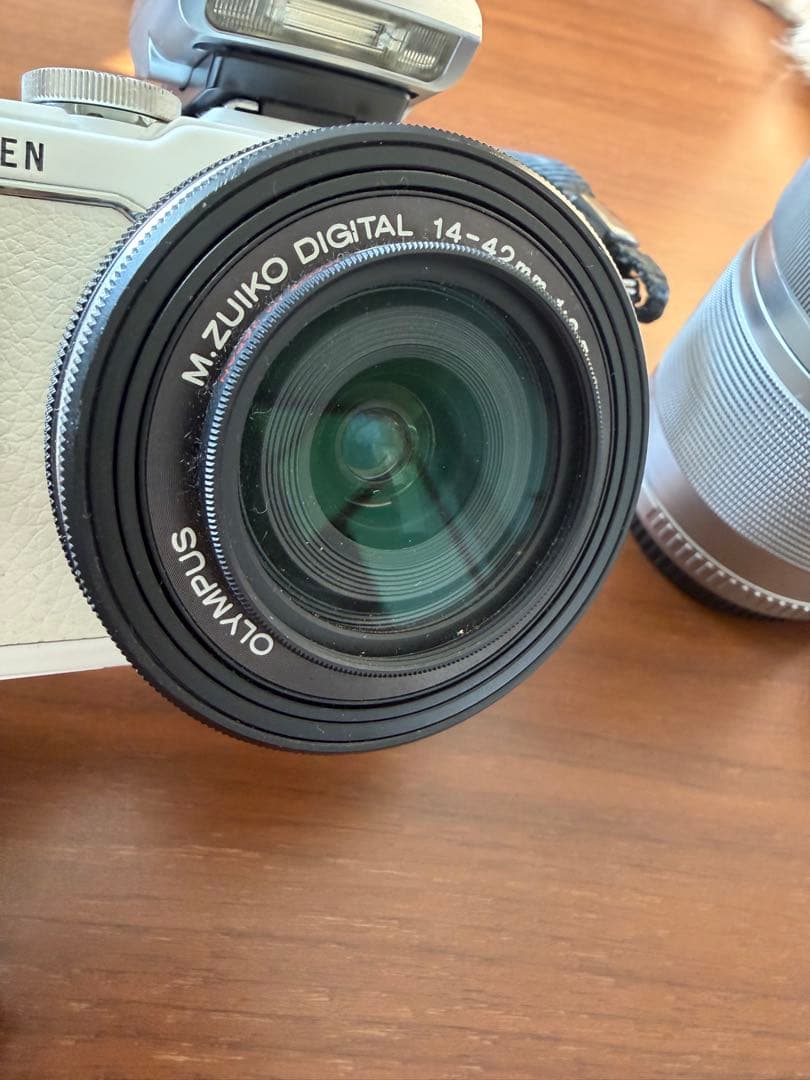 Olympus PEN E-PL7 ミラーレス一眼カメラ