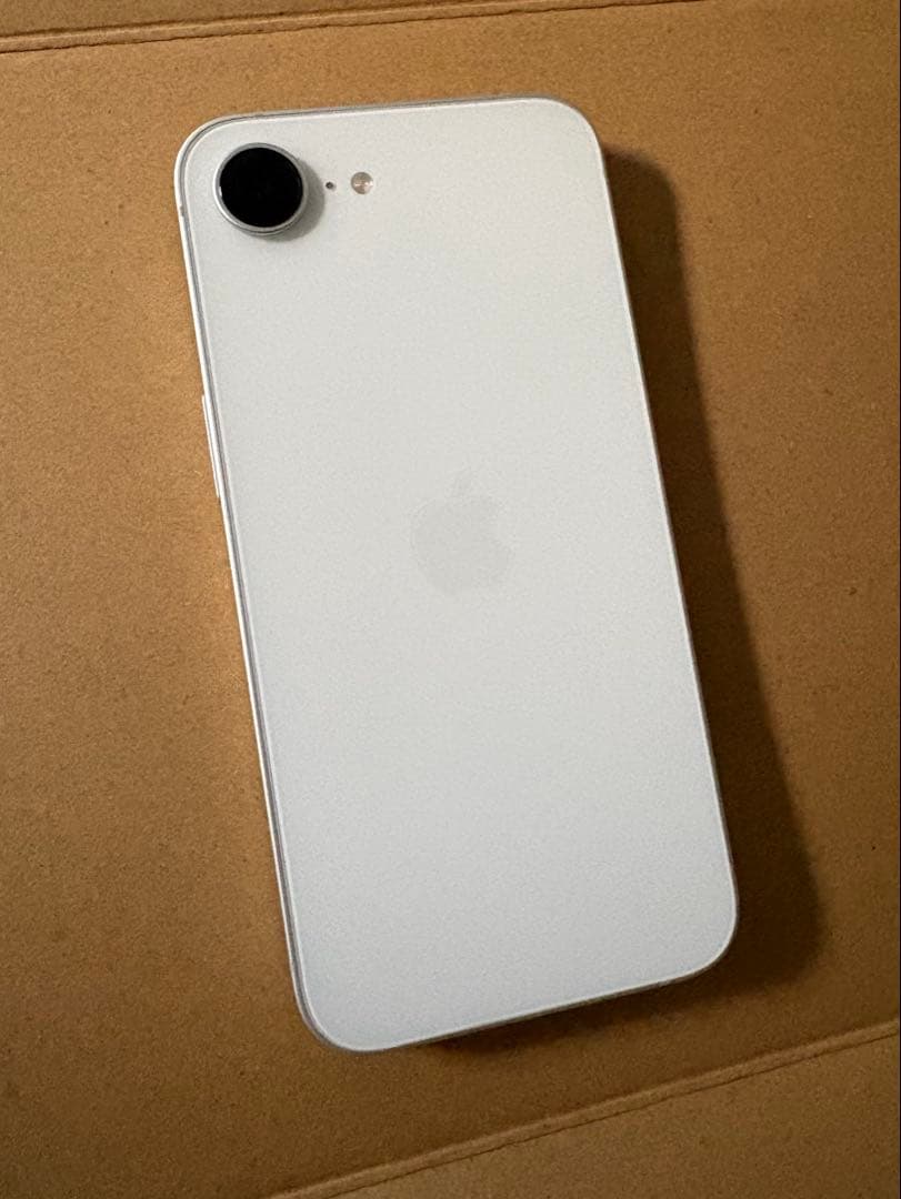 【美品】iPhone16e 256GB SIMフリー