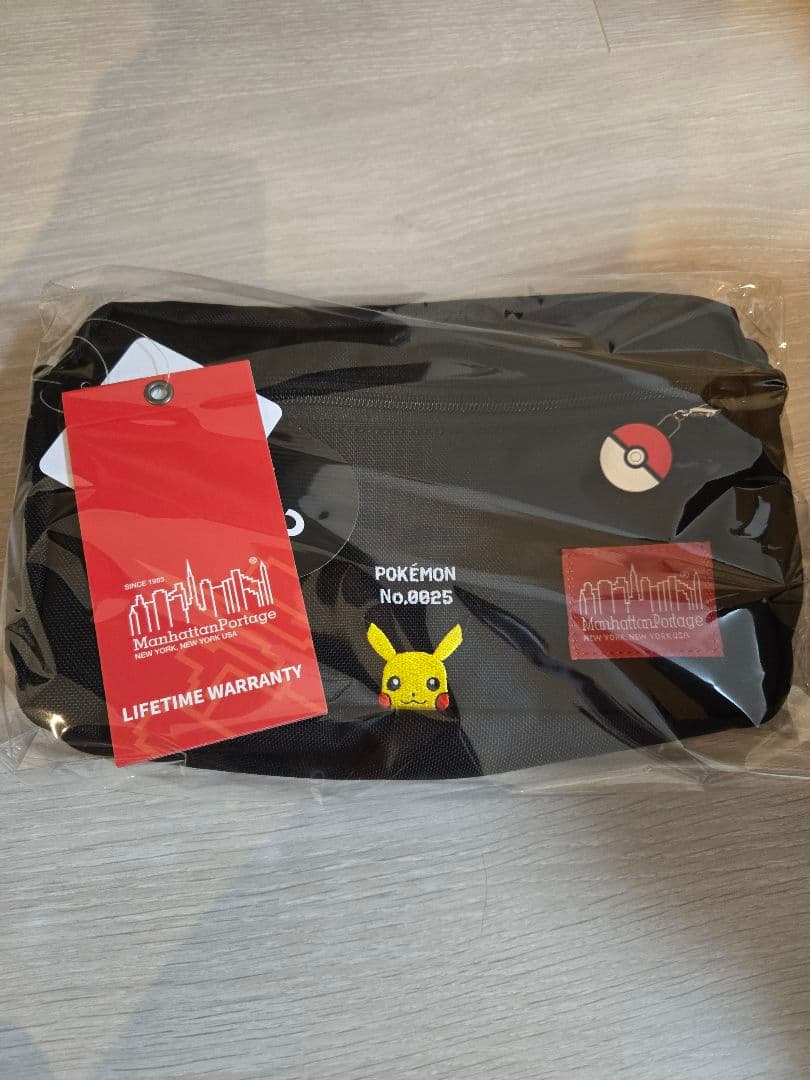 ビ*ム様 マンハッタンポーテージ ショルダーバック　ポケモンコラボピカチュウ