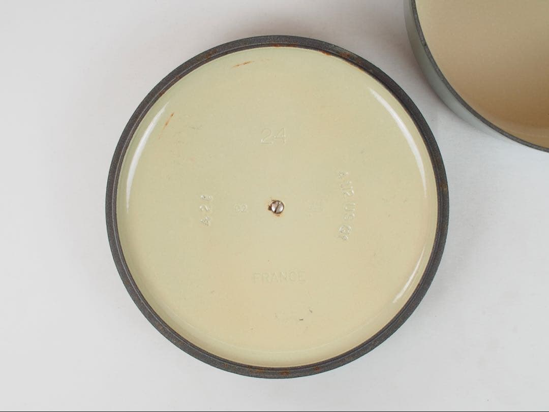 ル・クルーゼ ココットロンド モスグリーン24cm ホーロー 両手鍋