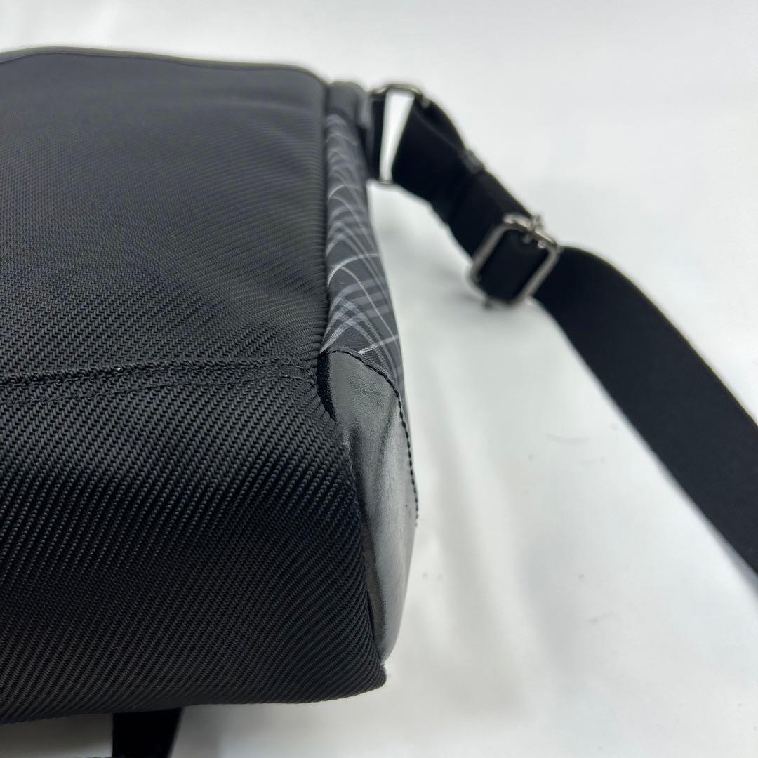 【美品】バーバリーブラックレーベル　ショルダーバッグ レザー　チェック　ロゴ金