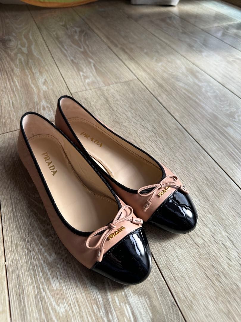 超美品 プラダ フラットパンプス バレエ バイカラー リボン ベージュ
