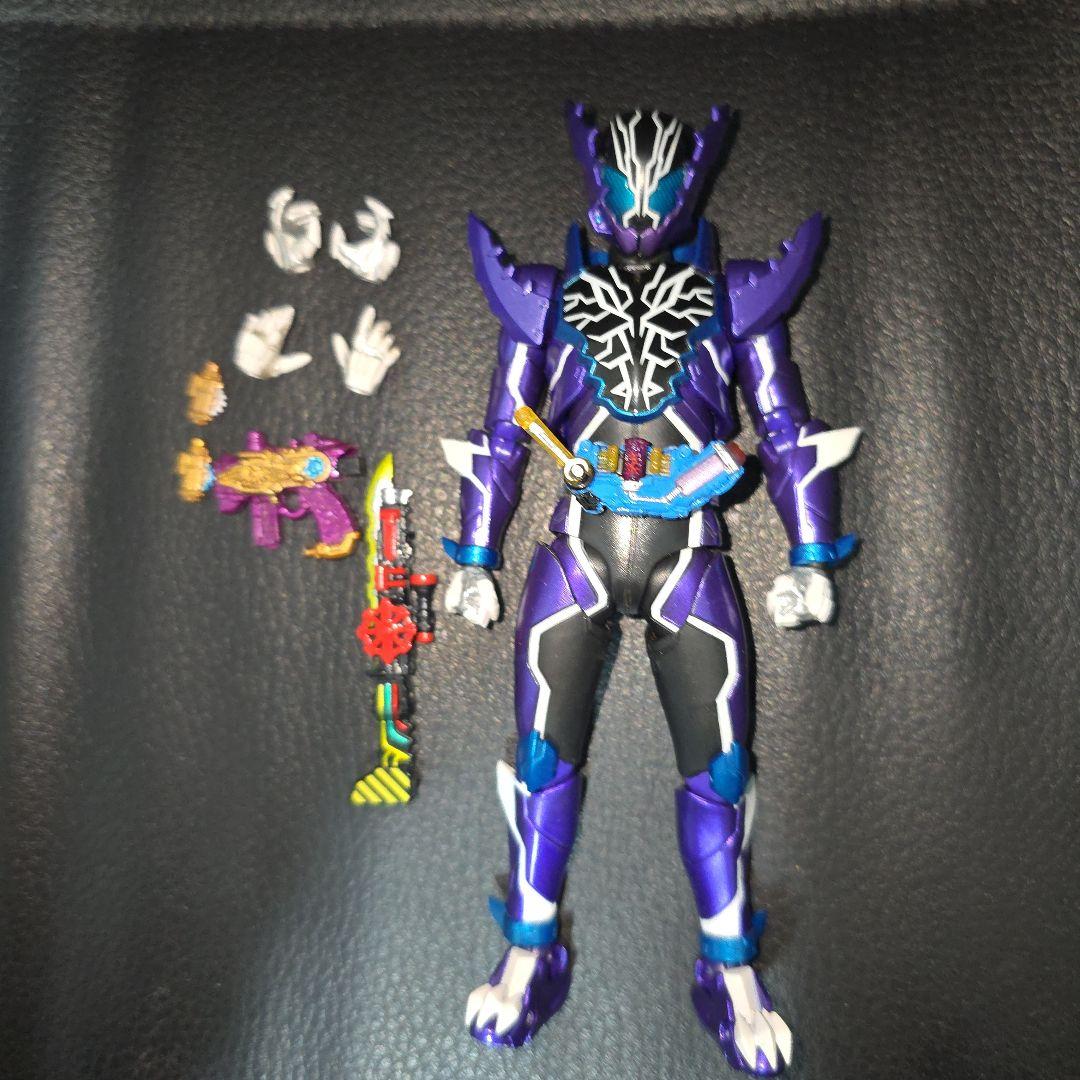 フィギュアーツ 仮面ライダービルド 仮面ライダーローグ