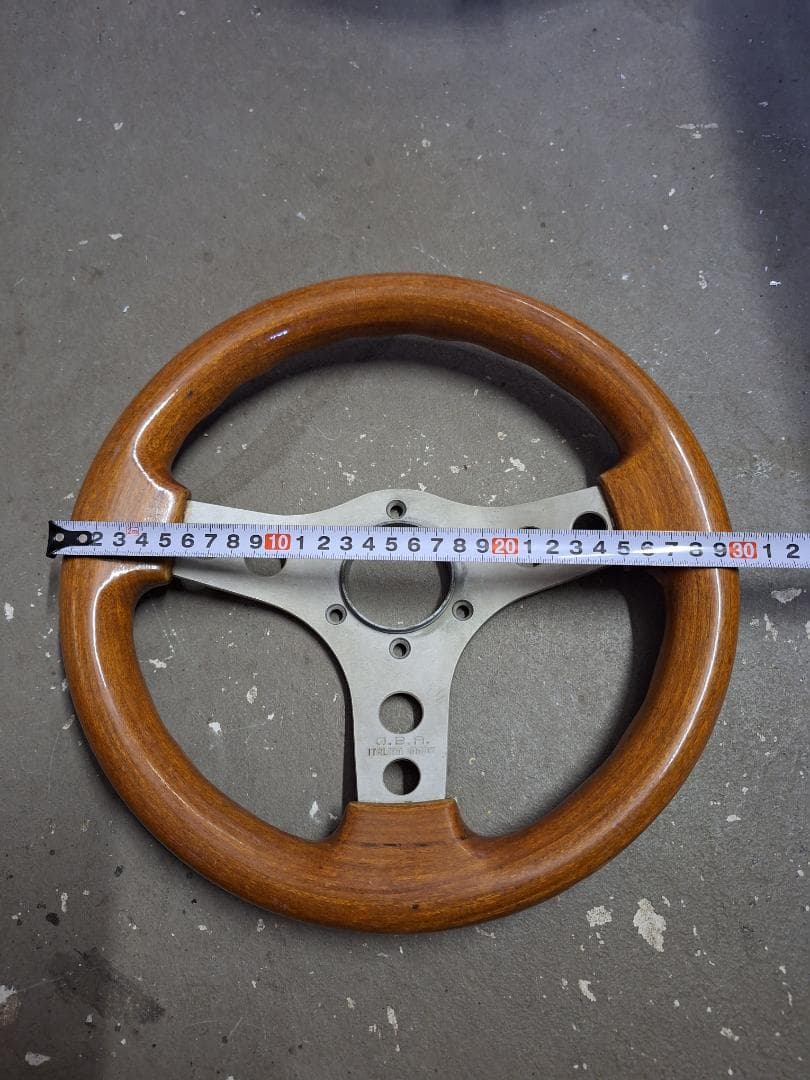 木製ステアリングホイール