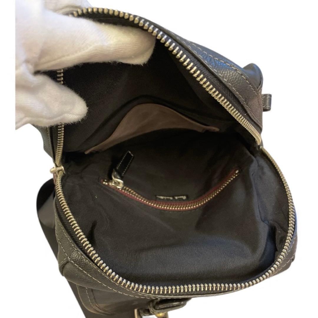 【極美品】ポールスミス ボディバッグ オールレザー ブラック　黒　 ロゴ金具