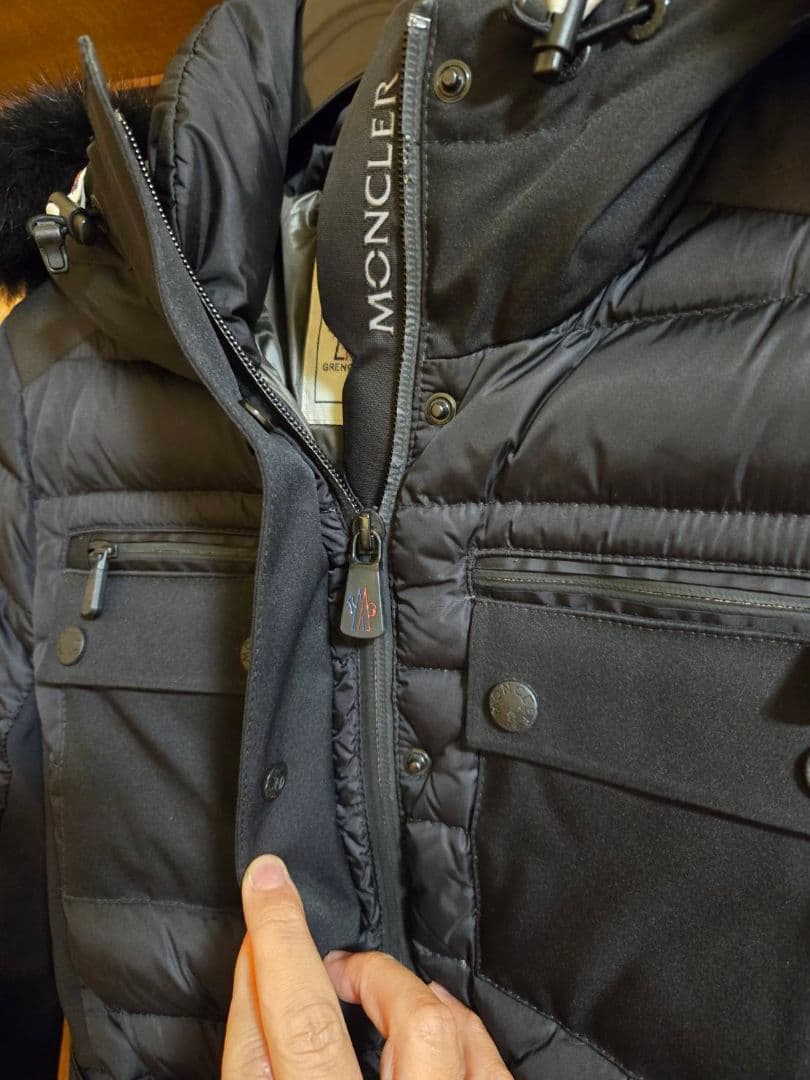 n*e様 オークション‼️ 30万美品希少ブラックファー　モンクレール　BESS