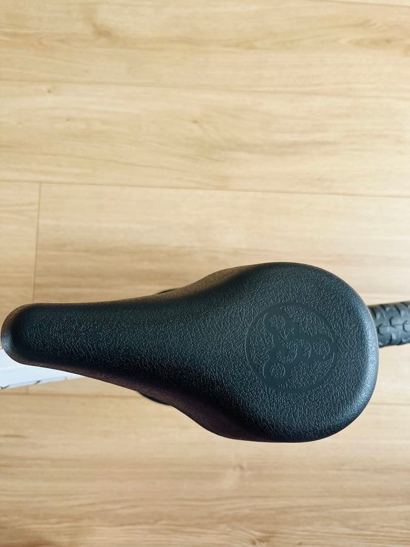 正規品　ストライダー　　STRIDER セーブザチルドレンモデル　プロテクター付