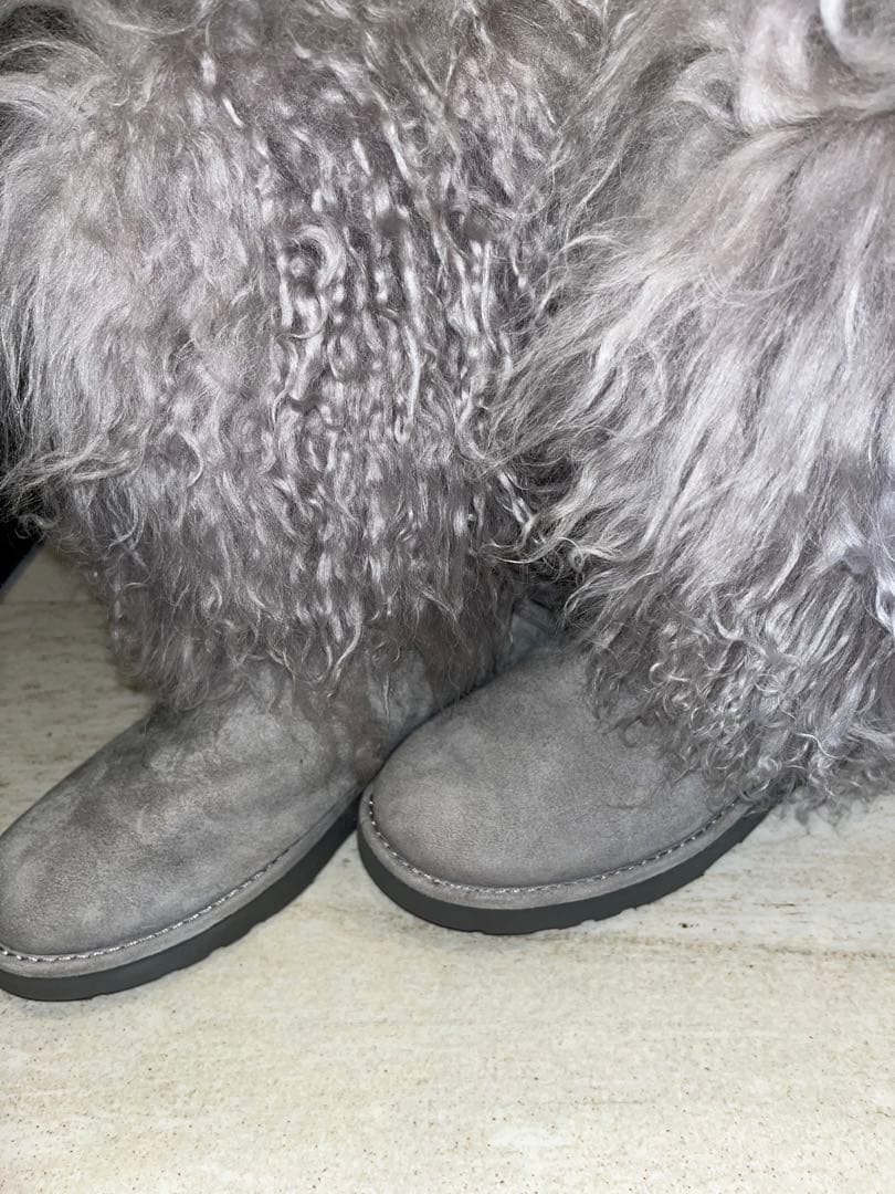 p*y様 UGG グレー ファー付きムートンブーツ