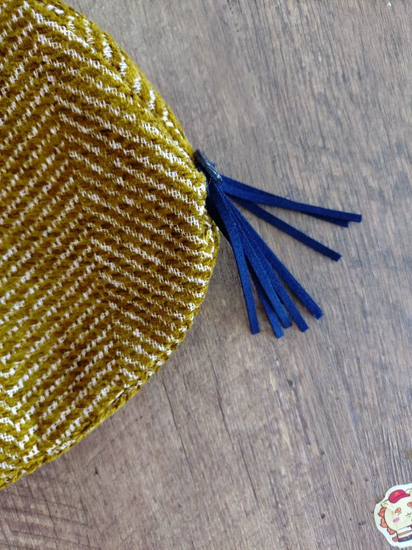 ミナペルホネン　キッズ　ウサギ型ハウンドトゥースポシェット