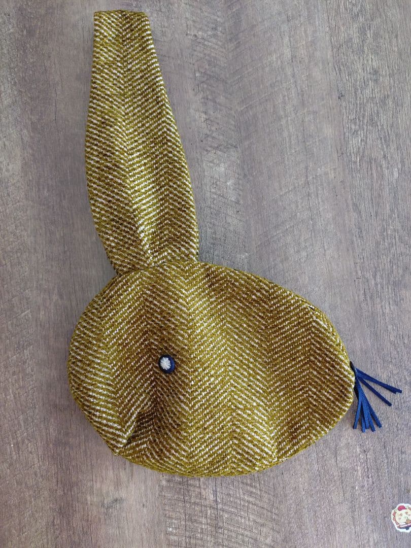 ミナペルホネン　キッズ　ウサギ型ハウンドトゥースポシェット