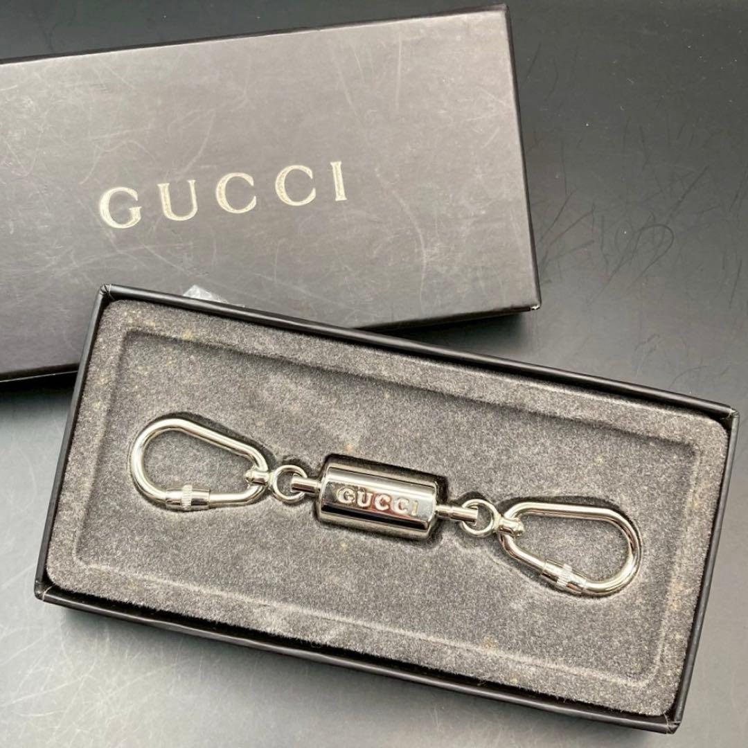 【美品】グッチ　キーリング　キーホルダー　ロゴ刻印　シルバー　カラビナ　箱付き