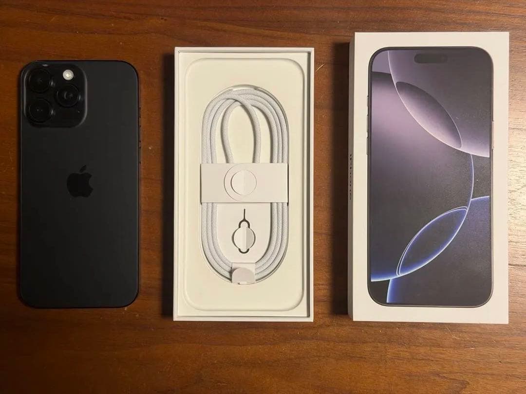 Apple iPhone 16 Pro Maxブラックチタニウム