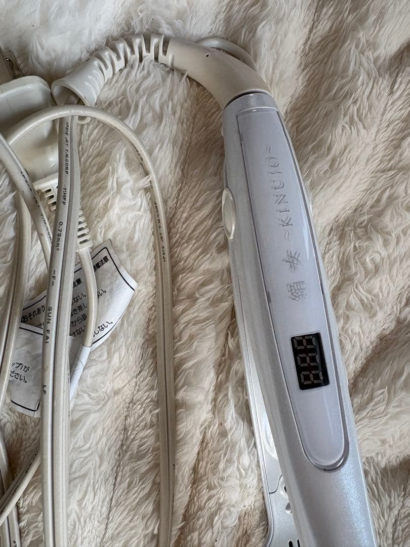 動作確認済み 絹女 KINUJO ストレートアイロン
