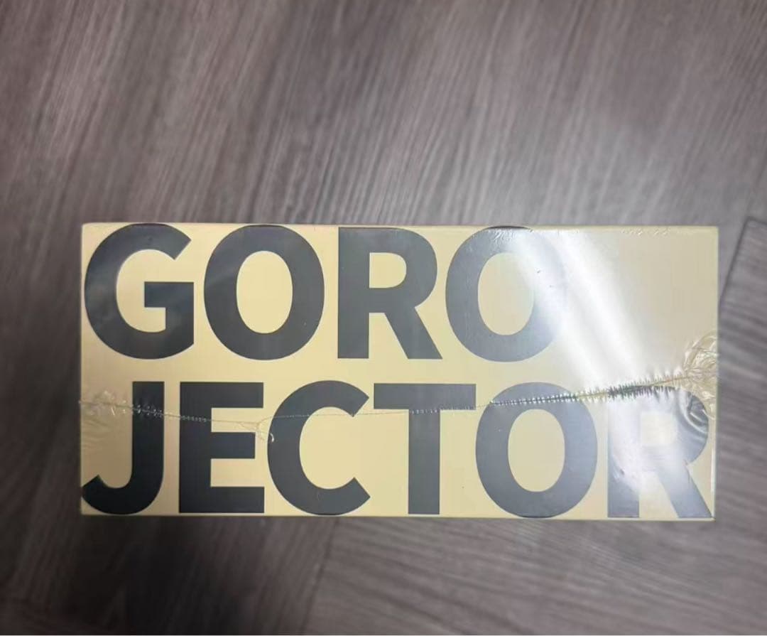 手のひらサイズの小型プロジェクター