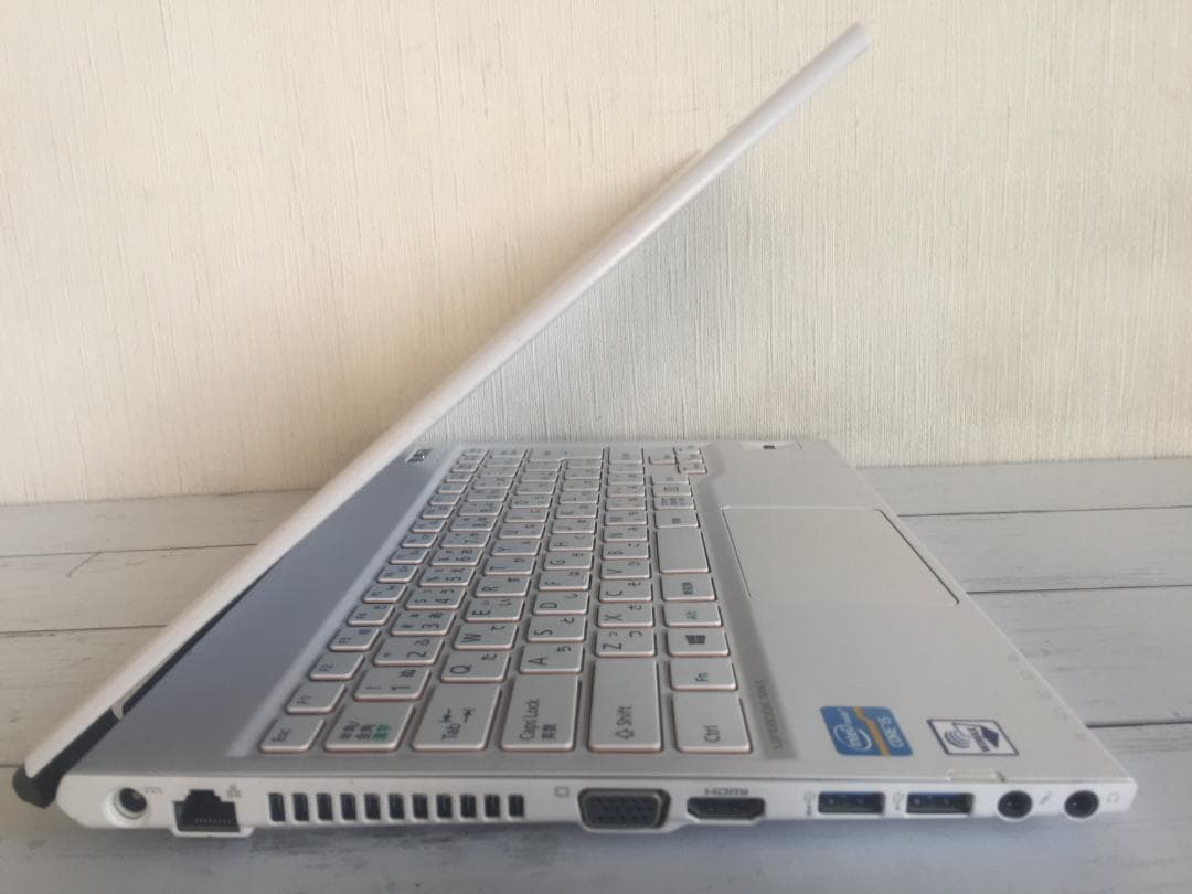 【ズズ】富士通　LIFEBOOK SH54/K 13.3型液晶 コンパクト