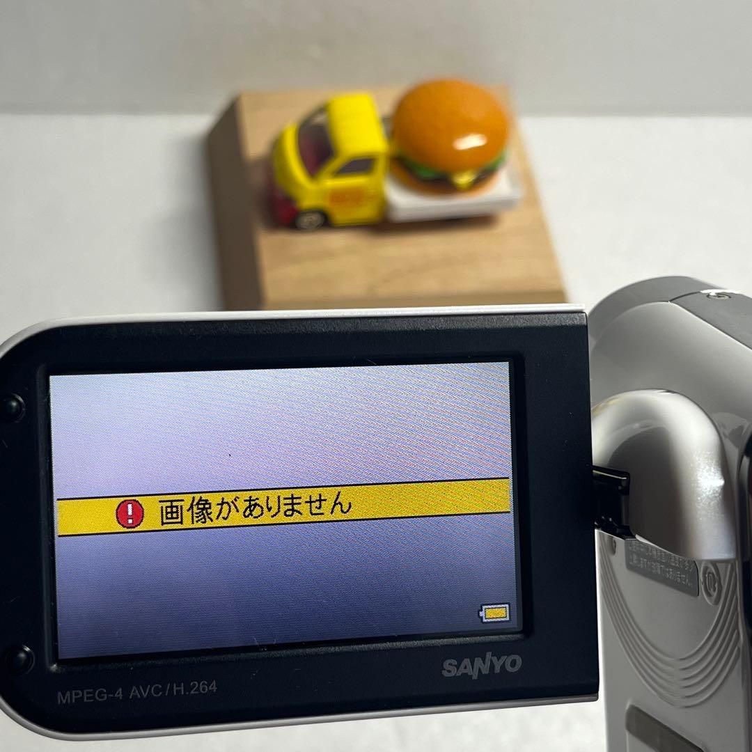 ☆極美品☆SANYOデジタルムービーカメラXacti DMX-CG100ホワイト
