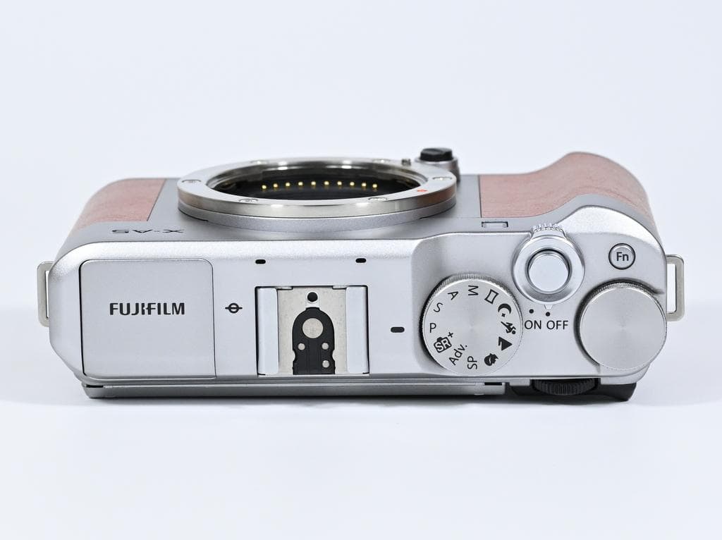 【超美品】 フジフイルム　FUJIFILM X-A5 レンズキット