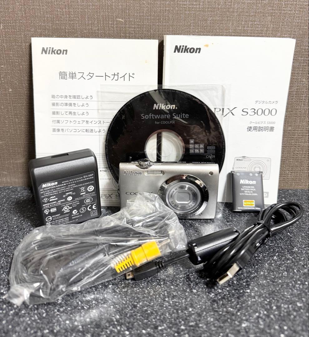 Nikon COOLPIX S3000 シルバー 動作確認済み 付属品多数