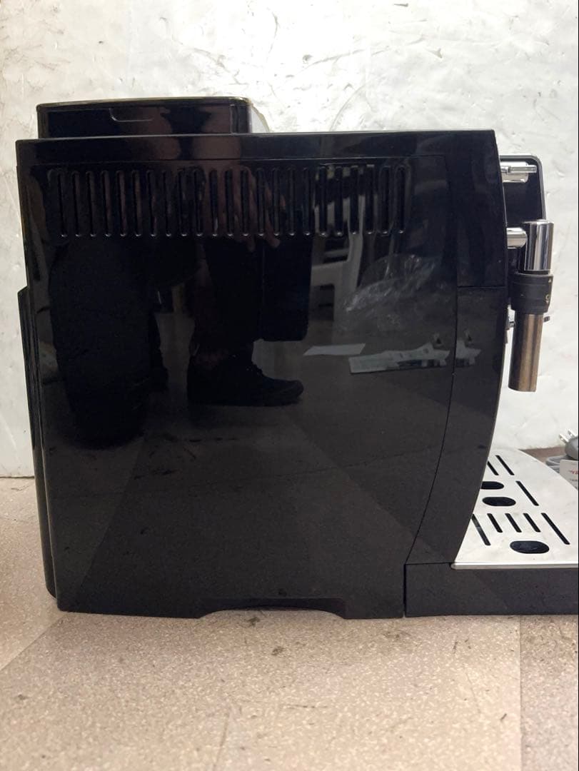 デロンギ全自動エスプレッソマシン ECAM23120B 最終値下げ！早い物勝ち！