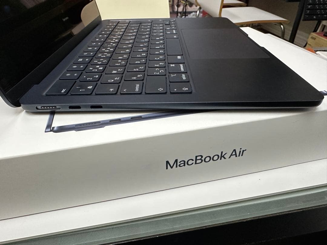 MacBook Air M2. 2022年モデル 本体 スペースグレー