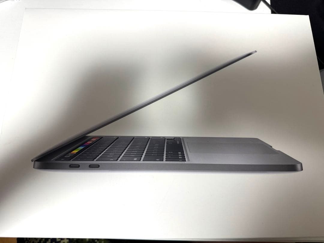 【美品】MacBook Pro 13インチ i5 メモリ16G 1T おまけ付き