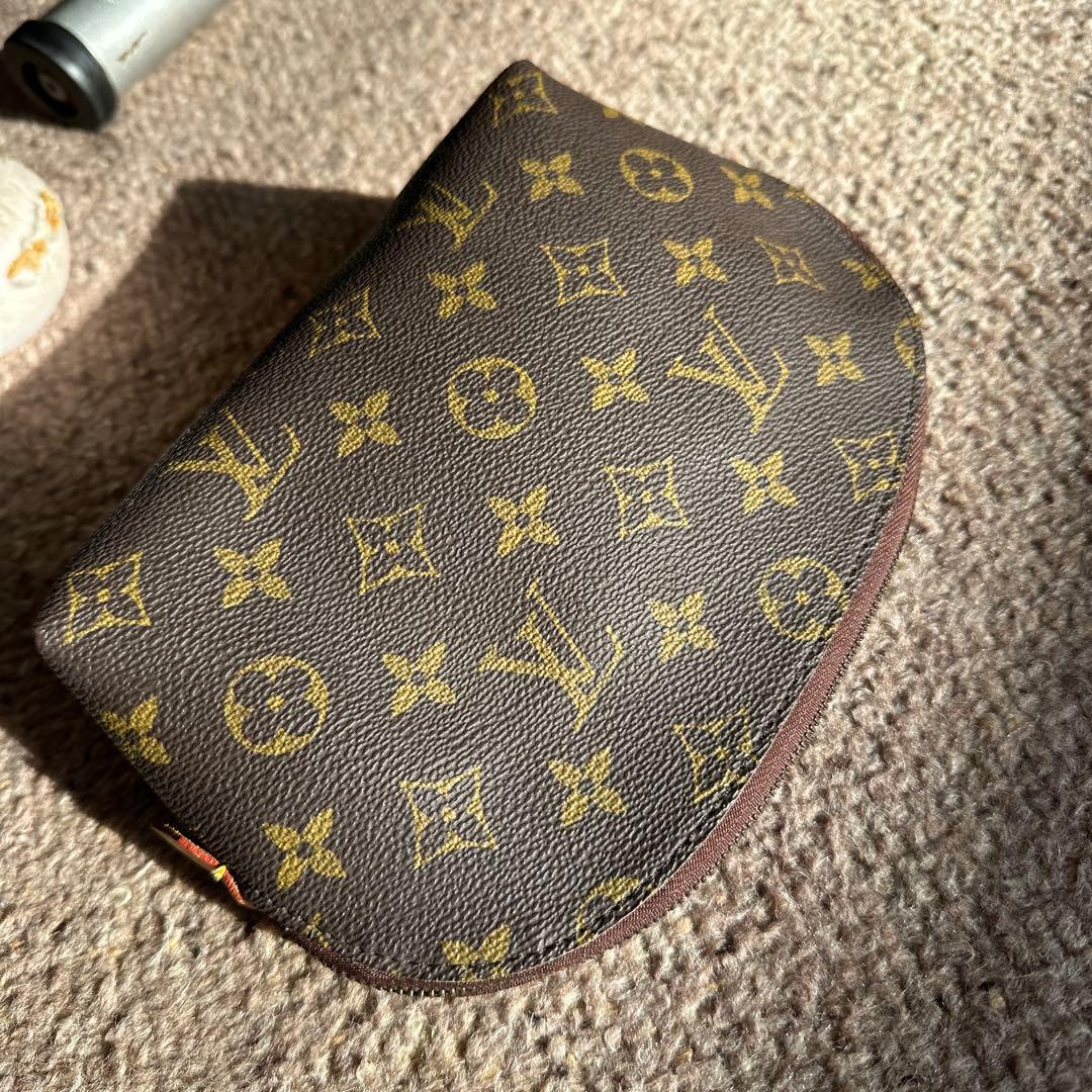 あき☆ 　Louis Vuitton モノグラム ポーチ