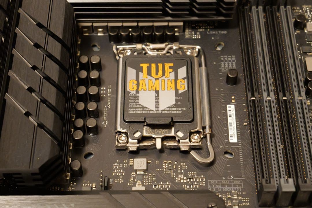 ASUS TUF GAMING Z790-PLUS WIFI D4 マザーボード