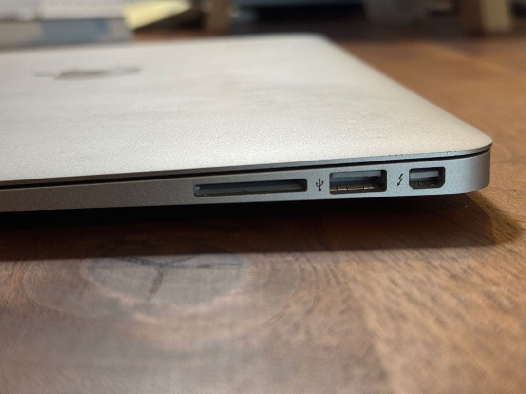 MacBook Air 13インチ i5 256GB 4GB Mid 2013