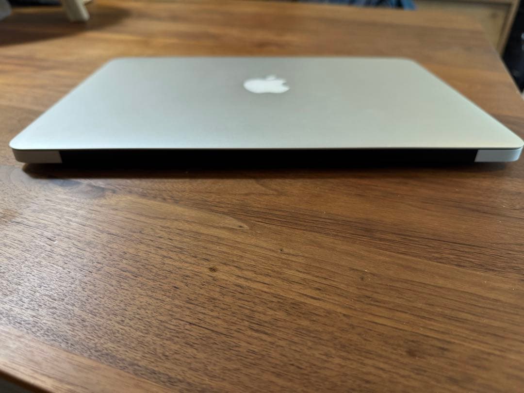 MacBook Air 13インチ i5 256GB 4GB Mid 2013