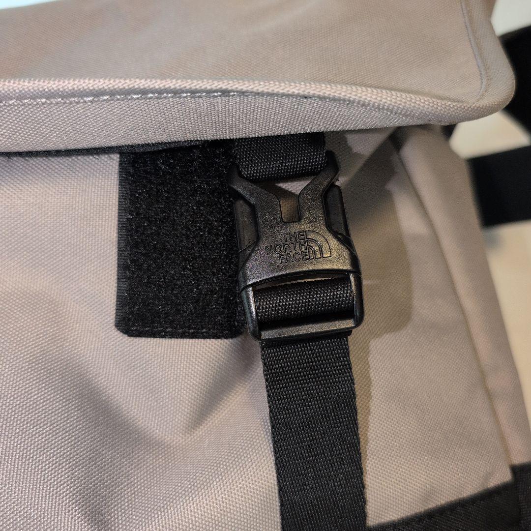 新品 ノースフェイス / ホワイトレーベル メッセンジャーバッグ L ベージュ