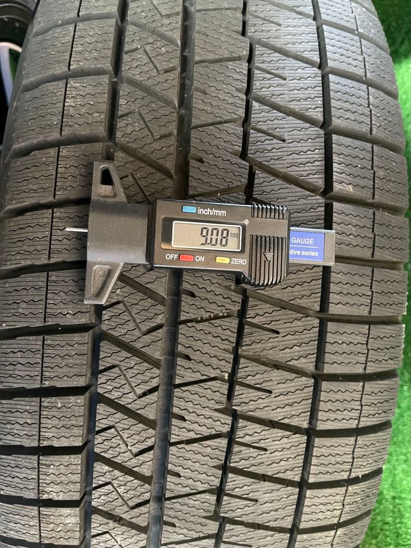 クラウンクロスオーバー　純正 19インチ 225/55R19 4本スタッドレス