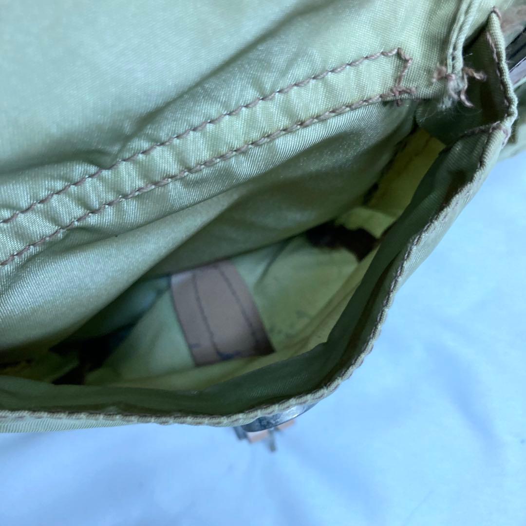 プラダ ナイロン リュック バックパック 三角ロゴ 金具 大容量 多機能 A4