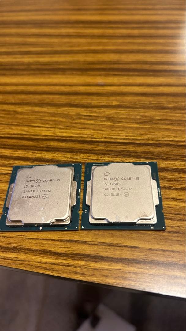 momo　　Intel Core i5-10505 2個
