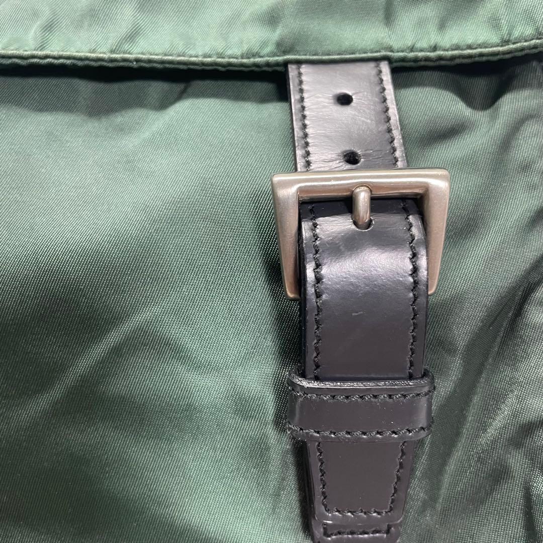 プラダ　三角ロゴ　ナイロン　レザー　メッセンジャーバッグ　ショルダー