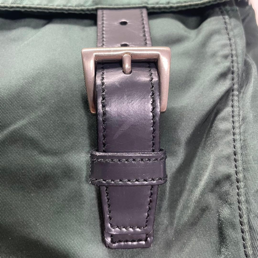 プラダ　三角ロゴ　ナイロン　レザー　メッセンジャーバッグ　ショルダー