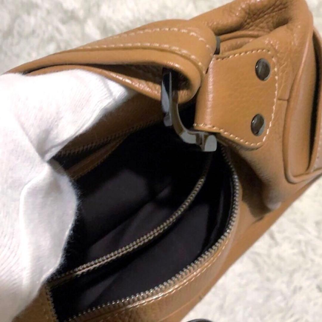 トッズ レザー ハンドバッグ