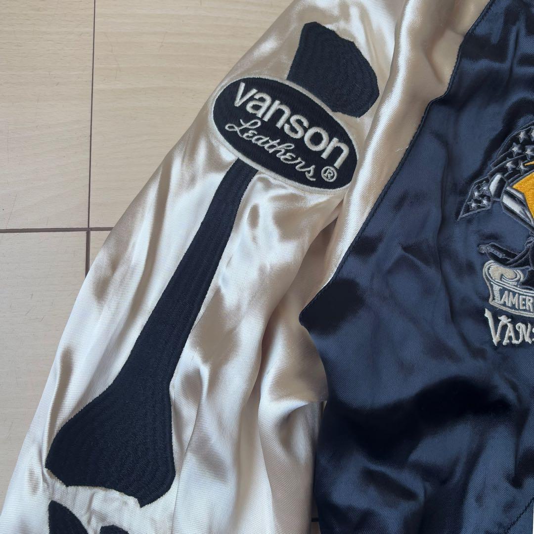 VANSON バンソン×ルニーテューンズ リバーシブルスカジャン　レーヨン