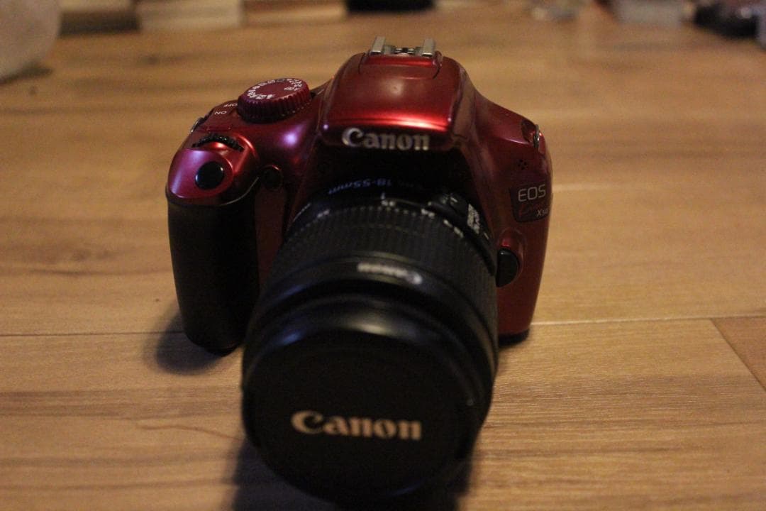 【中古】Canon EOS kiss X50 レッド