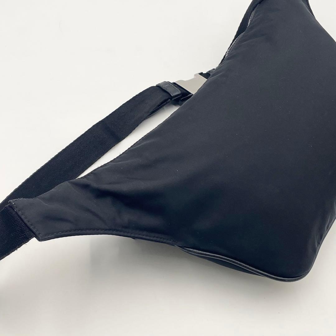 【美品】DOLCE&GABBANA ロゴプリント ベルトバッグ クロスボディ黒