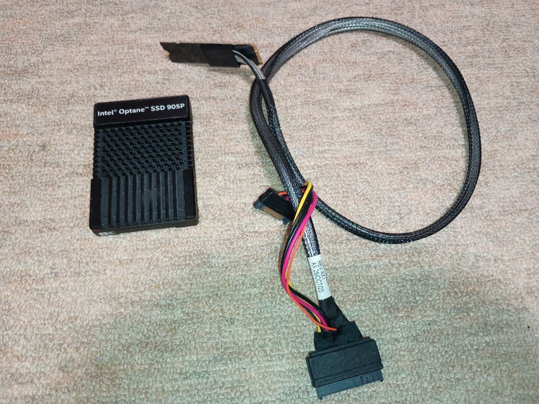Intel Optane SSD 905P ケーブル付き